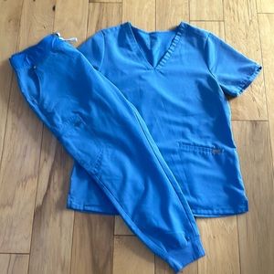 Figs scrub top and joggers size L Ceil Blue